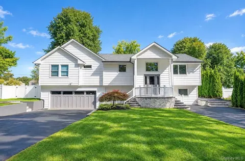 15 Dillon Dr, Dix Hills, NY 11746
