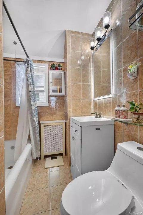 Bath - 132-35 57th Rd, Flushing, NY 11355 photo 1 of 1