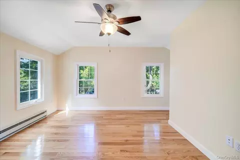 Bedroom - 91 Delafield St, Poughkeepsie, NY 12601 photo 3 of 5