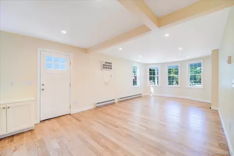 Living - 91 Delafield St, Poughkeepsie, NY 12601 photo 6 of 9