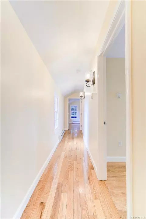Entry Way - 91 Delafield St, Poughkeepsie, NY 12601 photo 4 of 6