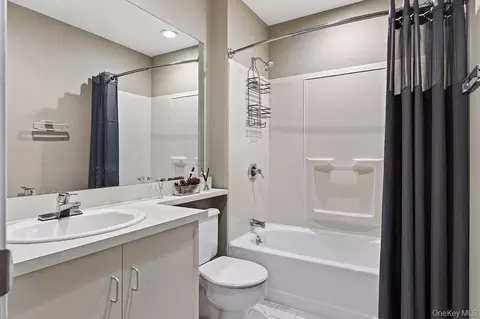 Bath - 9 Redtwig Ct, Peekskill, NY 10566 photo 2 of 2
