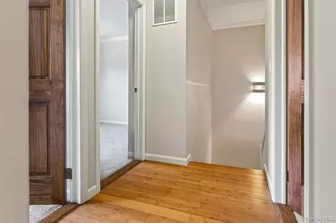 Entry Way - 9 Redtwig Ct, Peekskill, NY 10566 photo 2 of 3