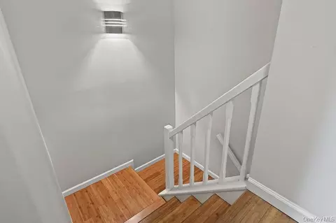 Entry Way - 9 Redtwig Ct, Peekskill, NY 10566 photo 3 of 3