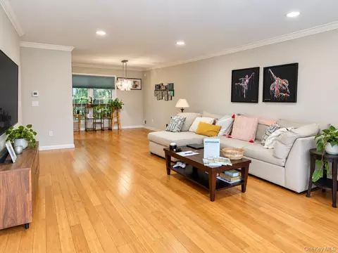 Living - 9 Redtwig Ct, Peekskill, NY 10566 photo 3 of 3