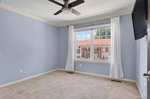 Bedroom - 9 Redtwig Ct, Peekskill, NY 10566 photo 3 of 4