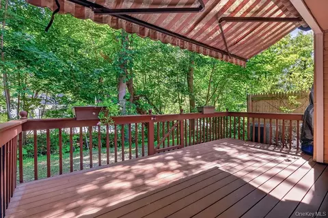 Exterior - 9 Redtwig Ct, Peekskill, NY 10566 photo 2 of 3