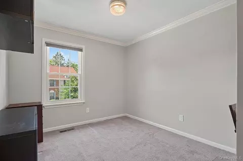 Bedroom - 9 Redtwig Ct, Peekskill, NY 10566 photo 4 of 4