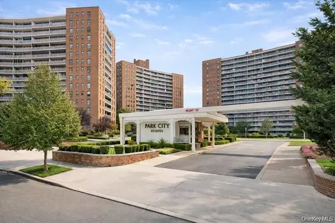61-45 98th St #2C, Rego Park, NY 11374
