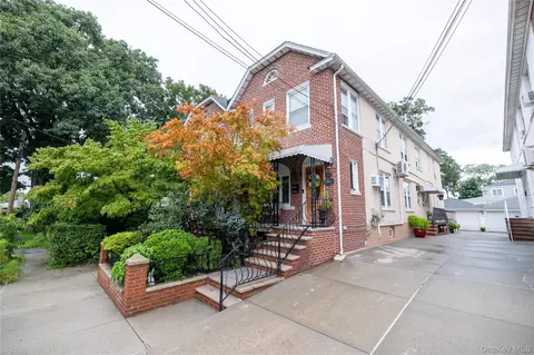3931 201st St, New York, NY 11361