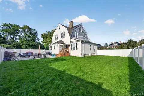 Exterior - 258 N Ocean Ave, Patchogue, NY 11772 photo 2 of 2