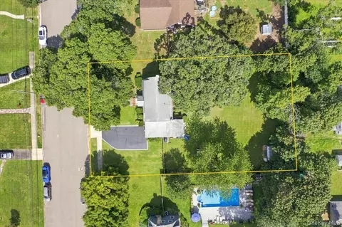 View/Area - 297 Maple Ave, Patchogue, NY 11772 photo 2 of 2