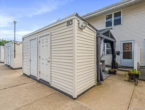80 Townhouse Rd N #80N, Huntington Station, NY 11746