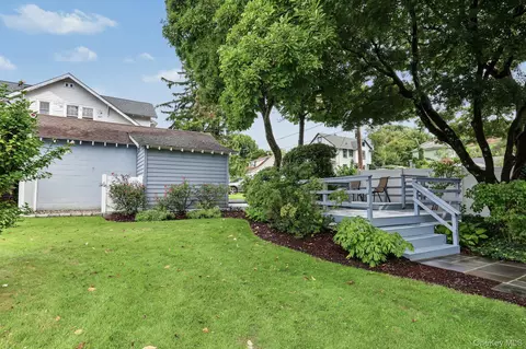 Exterior - 1118 Hudson Ave, Peekskill, NY 10566 photo 8 of 10
