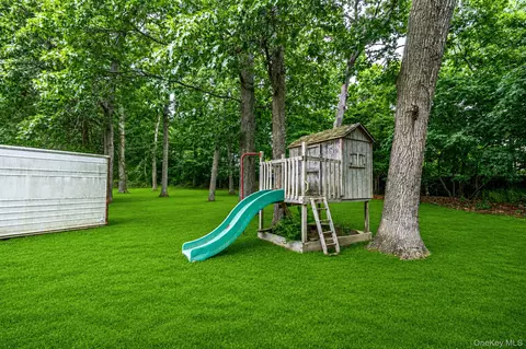 Exterior - 1 E Jackwill Rd, Brookhaven, NY 11772 photo 5 of 6