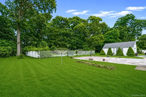 Exterior - 1 E Jackwill Rd, Brookhaven, NY 11772 photo 2 of 6