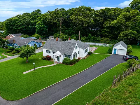 View/Area - 1 E Jackwill Rd, Brookhaven, NY 11772 photo 2 of 4