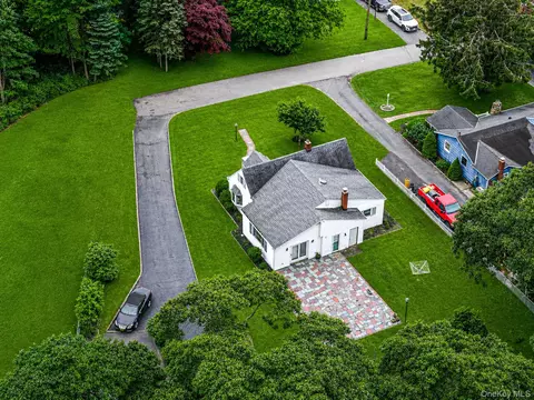View/Area - 1 E Jackwill Rd, Brookhaven, NY 11772 photo 4 of 4