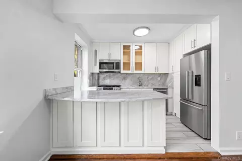 Kitchen - 141-39 78th Rd #2P, Flushing, NY 11367 photo 1 of 2