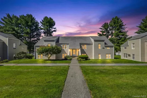 1704 Holly Stream Ct, Southeast, NY 10509