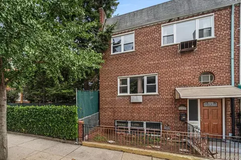 31-81 45th St, New York, NY 11103