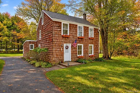 1835 Jacob Rd, Cortlandt Manor, NY 10567