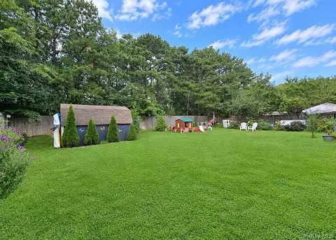 Exterior - 76 Corbin Ave, Brookhaven, NY 11772 photo 6 of 7