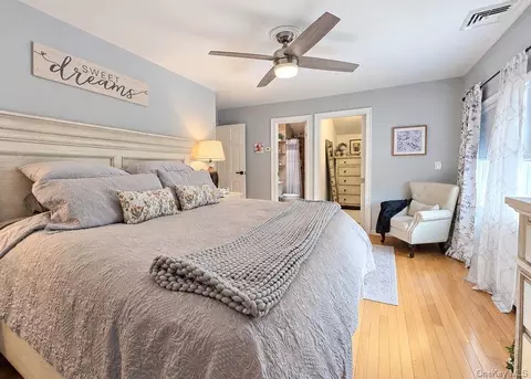 Bedroom - 76 Corbin Ave, Brookhaven, NY 11772 photo 1 of 4