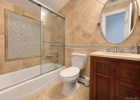 Bath - 76 Corbin Ave, Brookhaven, NY 11772 photo 2 of 4