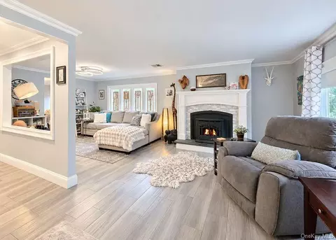 Living - 76 Corbin Ave, Brookhaven, NY 11772 photo 1 of 4