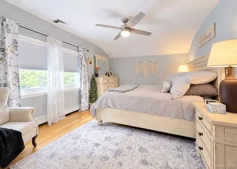 Bedroom - 76 Corbin Ave, Brookhaven, NY 11772 photo 2 of 4