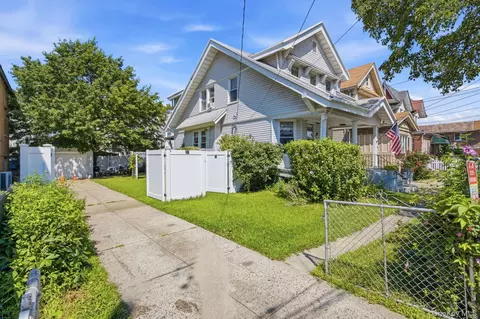 93-27 92nd Ave, New York, NY 11421