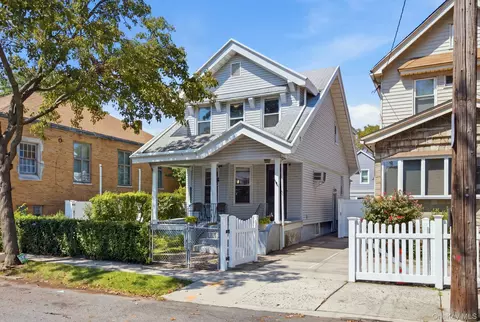 93-27 92nd Ave, New York, NY 11421