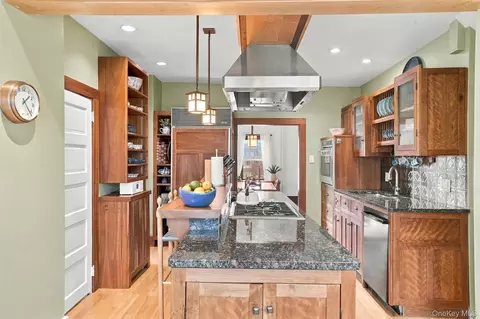 Kitchen - 27 Clinton St, Cornwall, NY 12518 photo 7 of 8