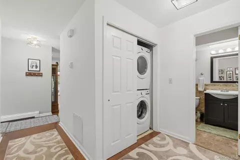 Entry Way - 25 Villa Dr, Peekskill, NY 10566 photo 3 of 3