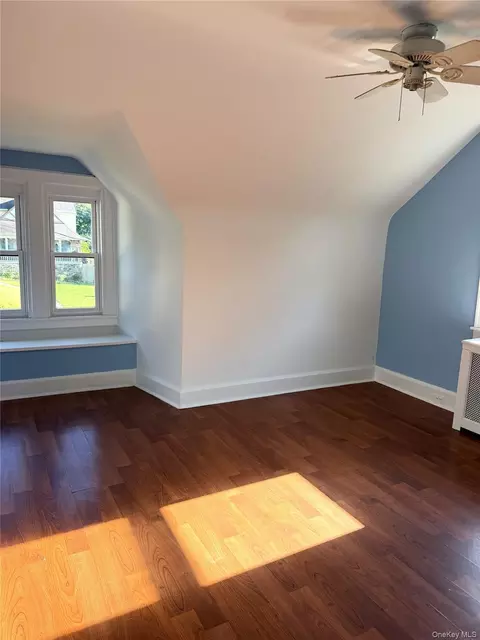 Bedroom - 5 Crest Pl, Greenburgh, NY 10523 photo 5 of 8