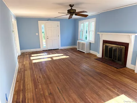 Living - 5 Crest Pl, Greenburgh, NY 10523 photo 1 of 5