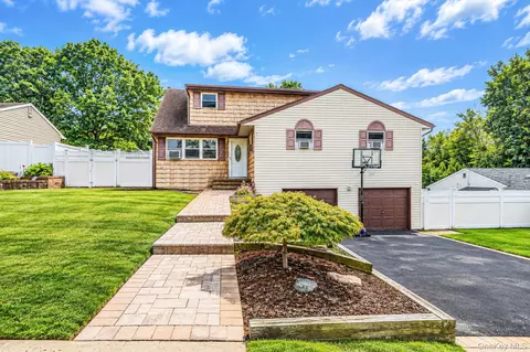 12 Carston St, Selden, NY 11784