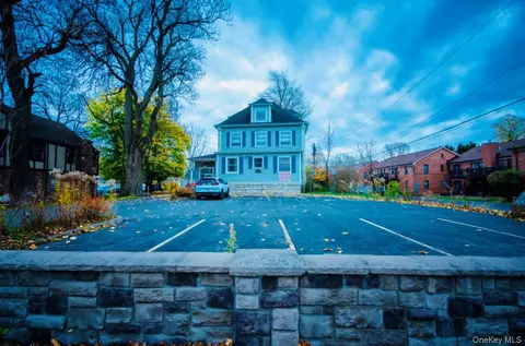3911 Main St, Buffalo, NY 14226