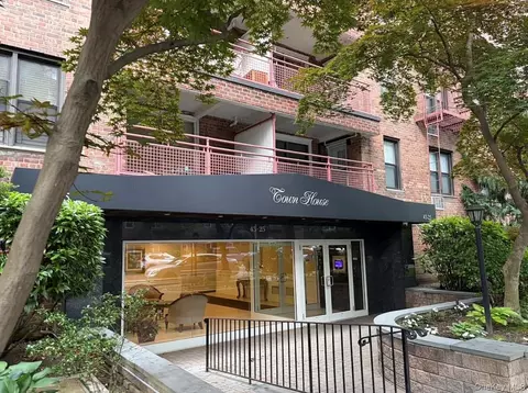 43-25 Douglaston Pkwy #4E, New York, NY 11363