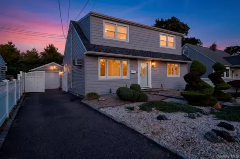 2569 Wantagh Ave, Wantagh, NY 11793