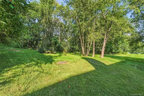Exterior - 14 Glen Eagles Dr, Poughkeepsie, NY 12603 photo 5 of 8
