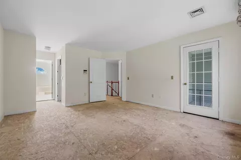 Bedroom - 14 Glen Eagles Dr, Poughkeepsie, NY 12603 photo 2 of 6