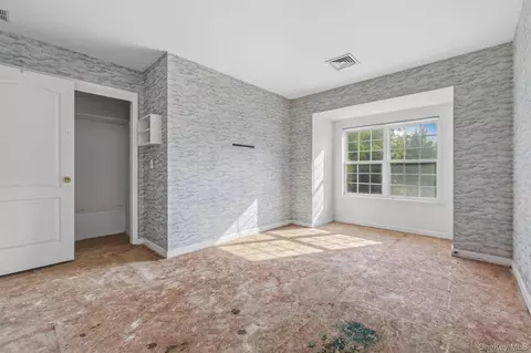 Bedroom - 14 Glen Eagles Dr, Poughkeepsie, NY 12603 photo 5 of 6