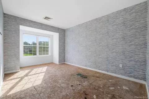 Bedroom - 14 Glen Eagles Dr, Poughkeepsie, NY 12603 photo 6 of 6
