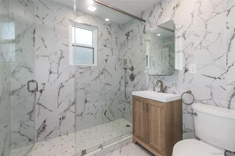Bath - 310 150th St, New York, NY 11357 photo 4 of 4