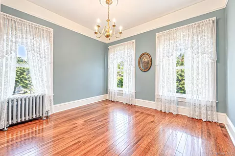 Bedroom - 436 Bay Ave, Patchogue, NY 11772 photo 6 of 7