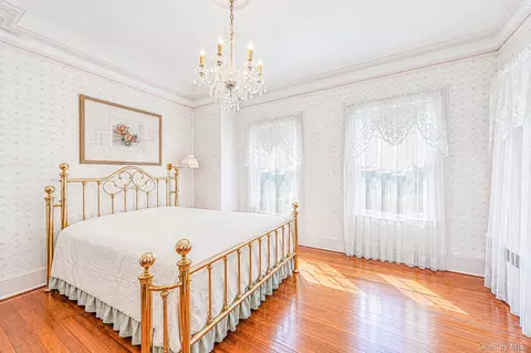 Bedroom - 436 Bay Ave, Patchogue, NY 11772 photo 3 of 7