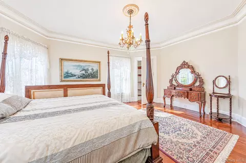 Bedroom - 436 Bay Ave, Patchogue, NY 11772 photo 2 of 7