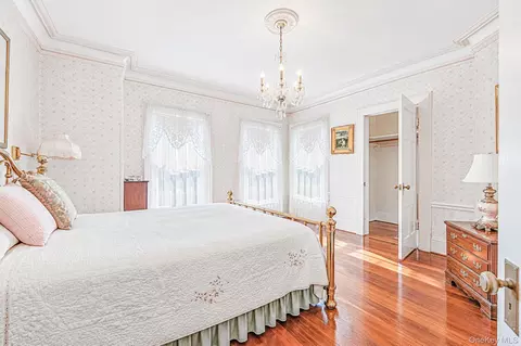 Bedroom - 436 Bay Ave, Patchogue, NY 11772 photo 4 of 7